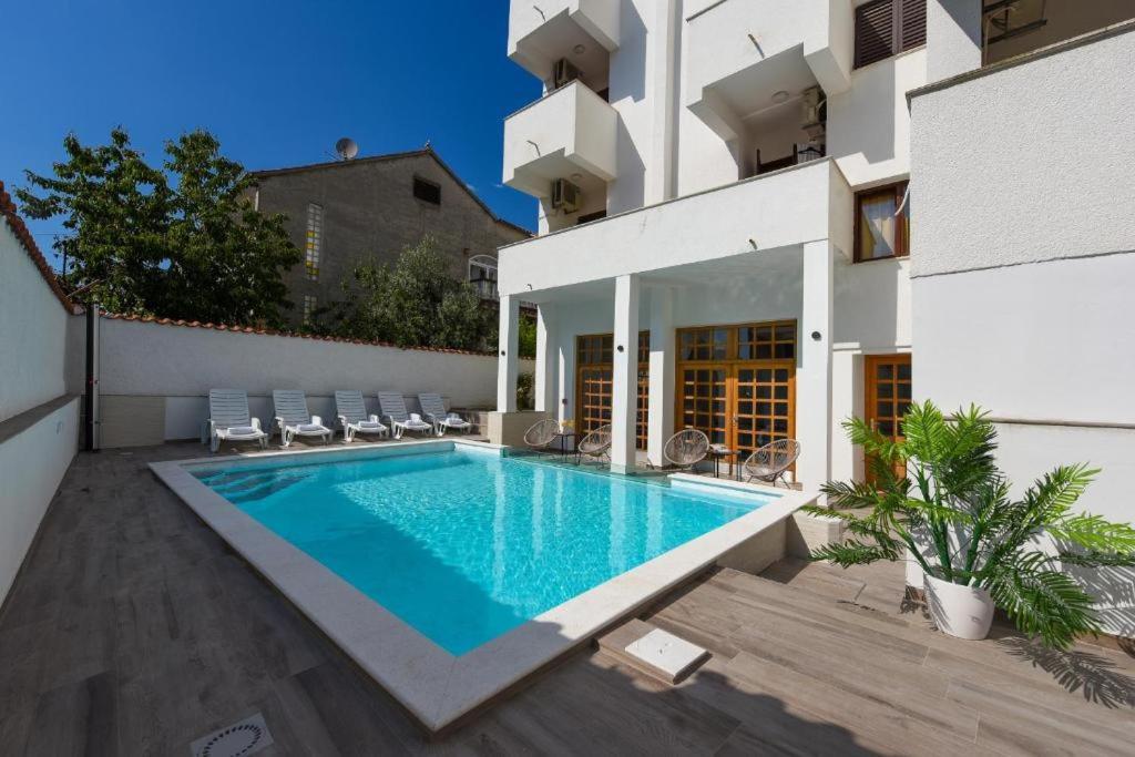 Apartments And Rooms Diana Zadar Exterior photo